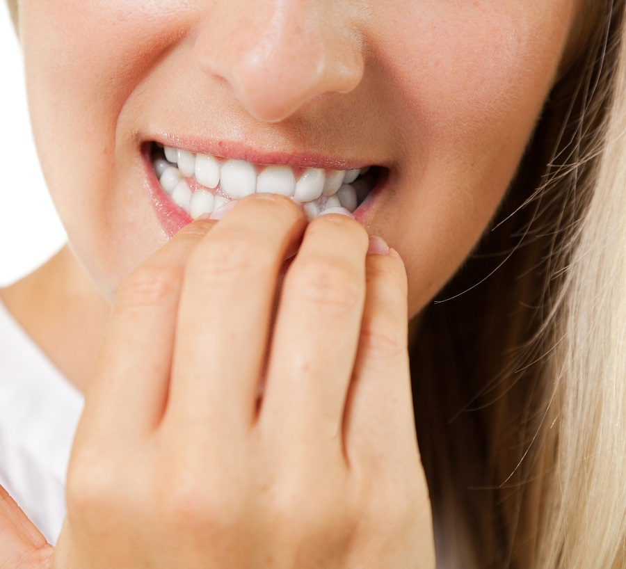 Bad Habits to Avoid If You Want Healthy Teeth and Gums